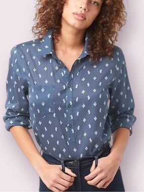Gap Fitted Boyfriend Popover Cactus Print Shirt Blue & White Size Medium